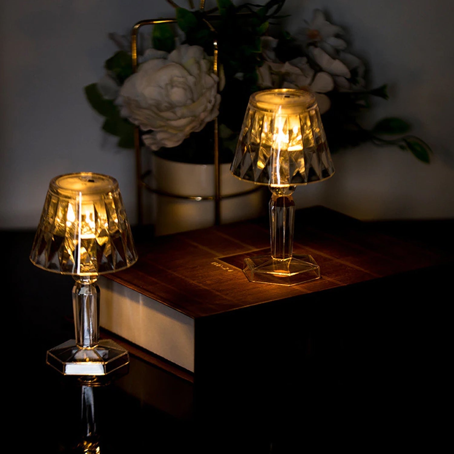 Crystal table lamp with reflection light. Crystal table lamp with reflection light.